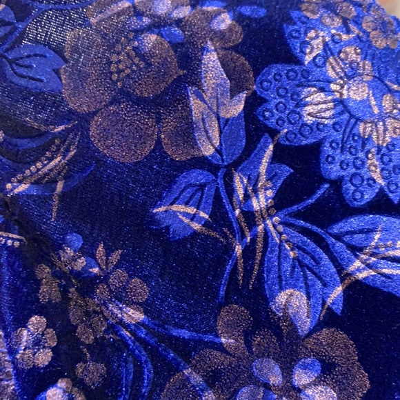 LAST 2️⃣ 🥰 Floral Velvet Ruching Detail Strappy Dress 🥰 - Picture 7 of 8